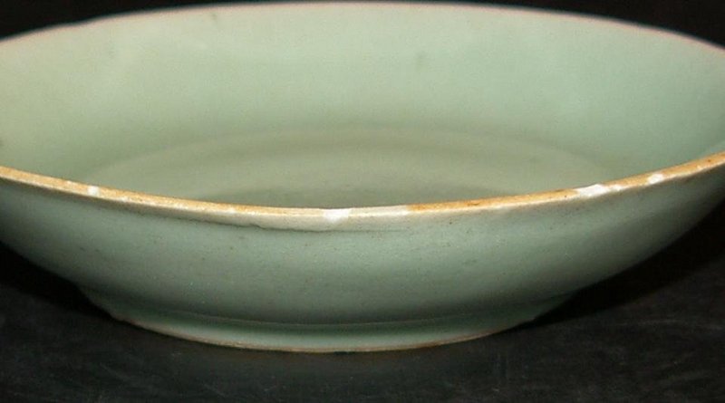 Celadon plate with Mark, 1800 - 1850