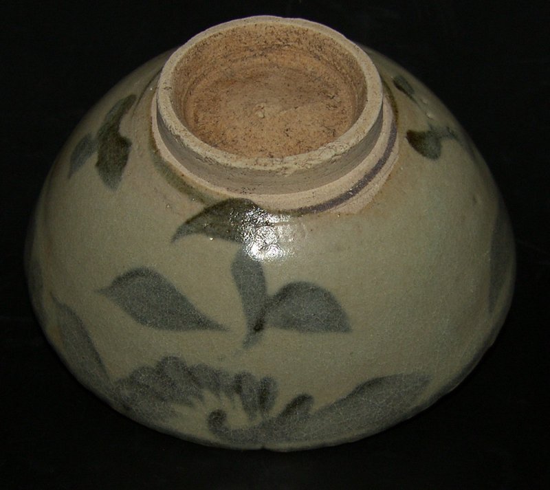 Yuan bowl in under glaze blue, 13e century