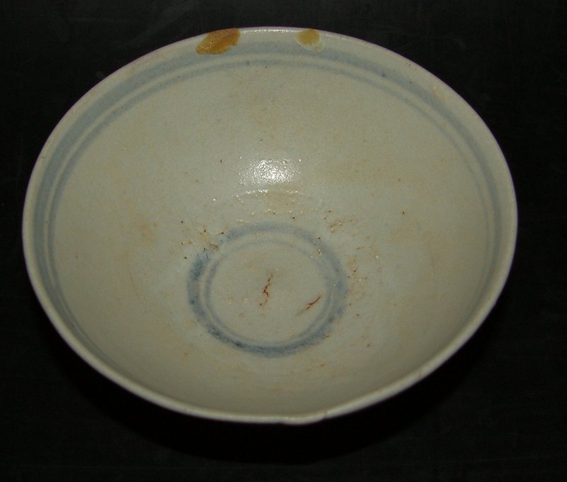 Bowl in under glaze blue, 14th century