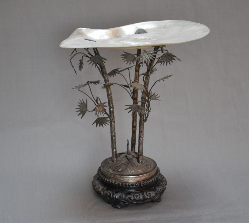 Chinese cup in silver and mother of pearl