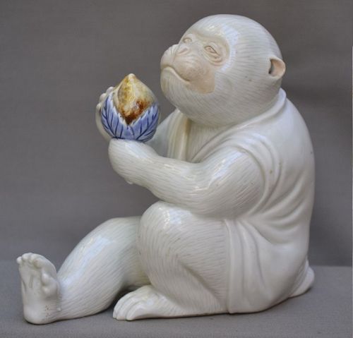 Hirado porcelain. Monkey and peach