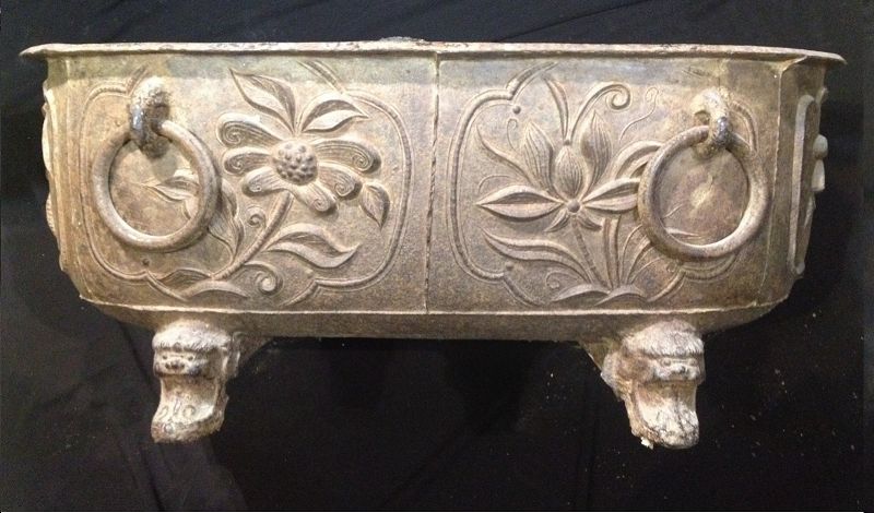 Important cast iron Bathtub. China Qing or earlier.