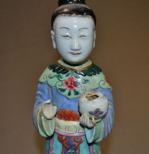 Chinese porcelain "Famille rose" Guan-Yin. Kia-King period.