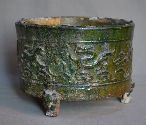 Green glazed terracotta pot. Han period.