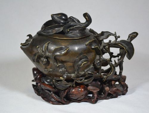 Chinese cast bronze censer.Peaches and bats.Qing dynasty