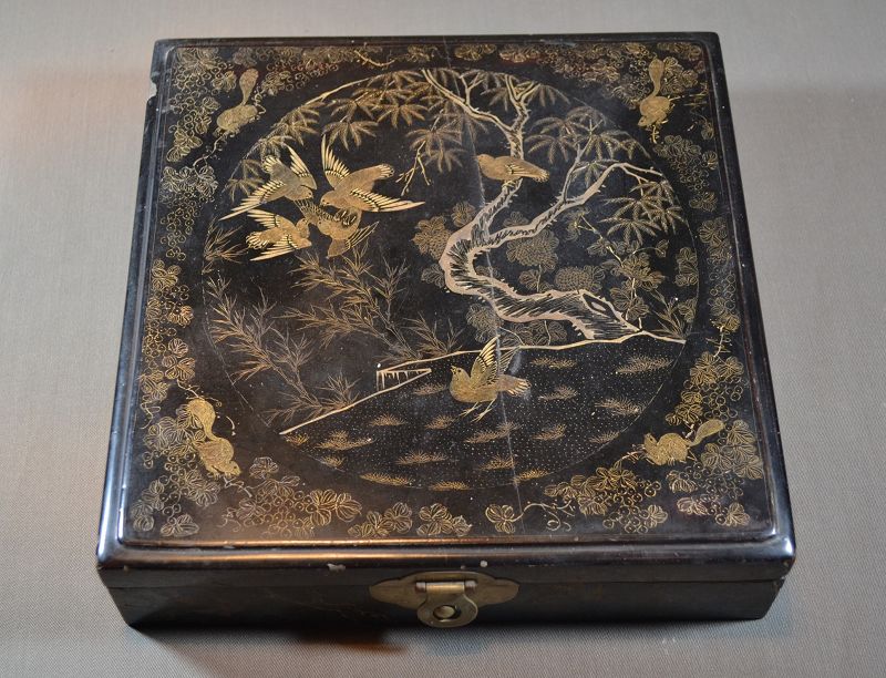 Black Lacquer box incised with golden.Ch'iang chin.China Ryukyu 18th