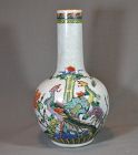 Porcelain vase. Phoenix decoration on a cream cracked glaze.China ?