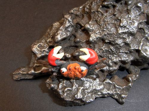 Japanese Unique Okimono Miniature Iron Rock with 3 crabs
