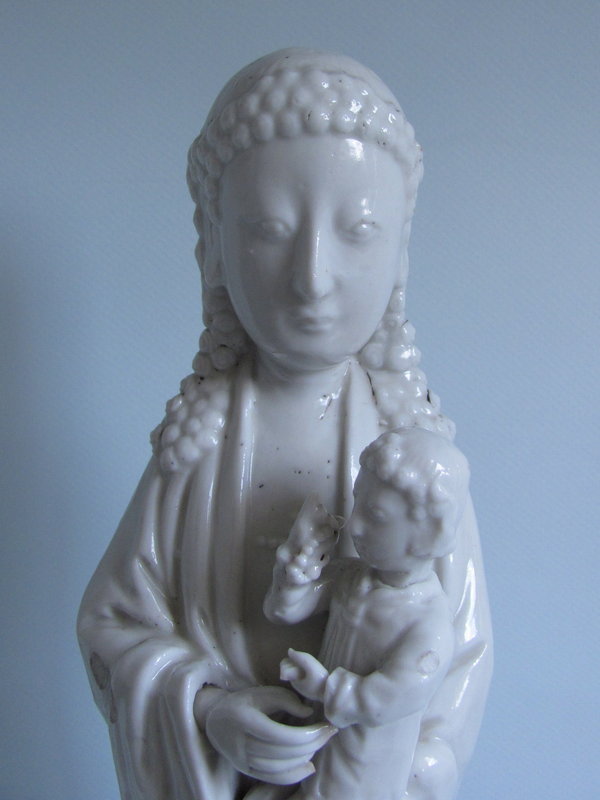 Fine Blanc de Chine Virgin Mary and Christ Child c.1700