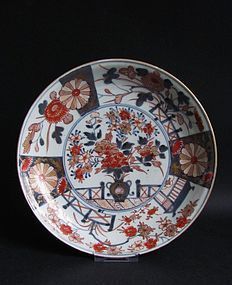 Imari Export Vase on Veranda Dish c.1720