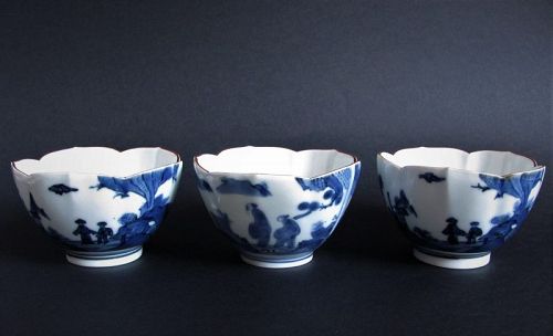 Set of Three Rare Kakiemon “Deshima (Scheveningen)” Small Bowls c.1700