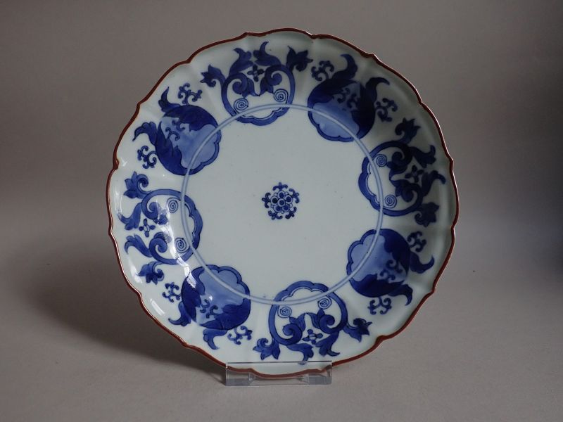 Kakiemon Hosoge pattern Lotus shaped Dish c.1680