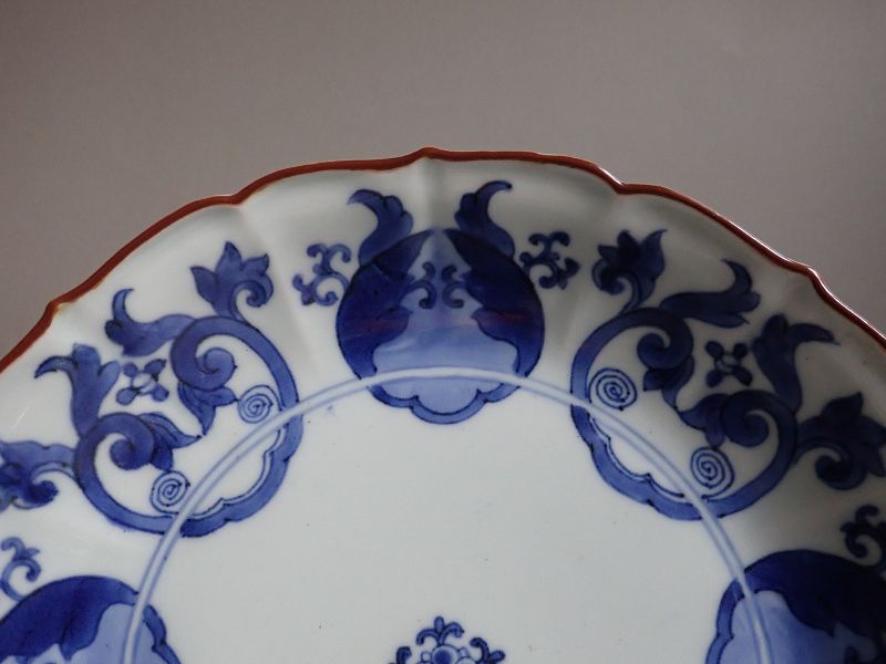 Kakiemon Hosoge pattern Lotus shaped Dish c.1680