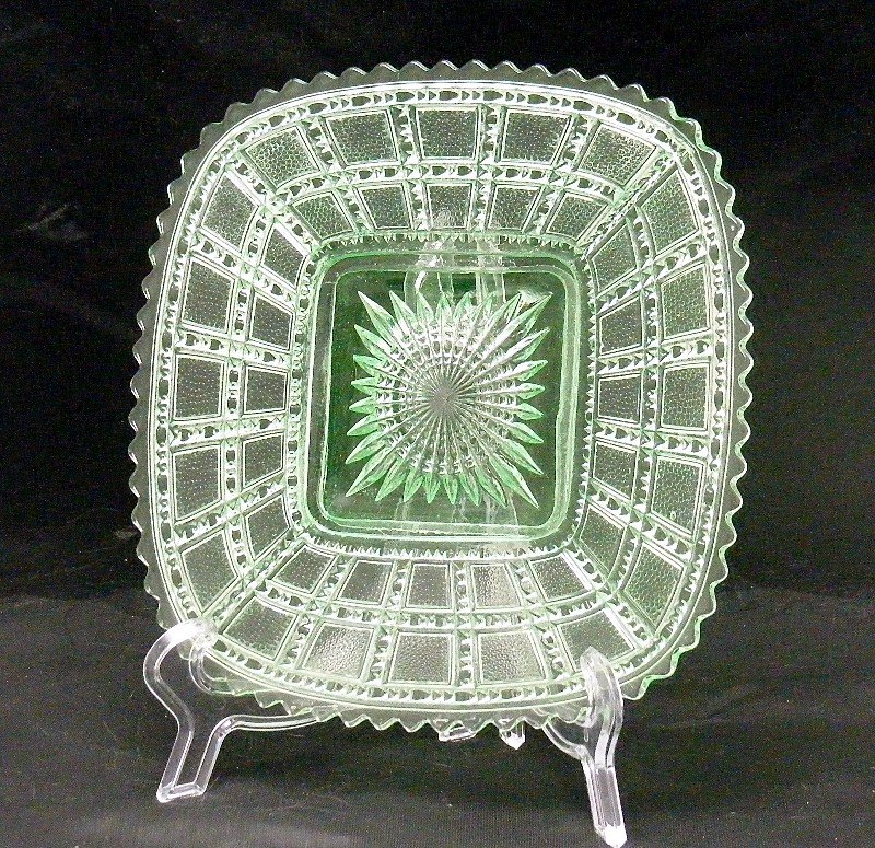 Imperial Beaded Block Emerald Green Square Plate