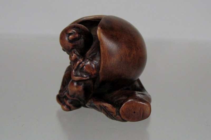 19th C. Japanese Boxwood Netsuke: MOMOTARO