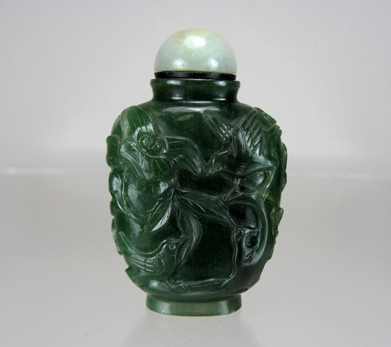 Chinese Perfect shape 3.2 inches Nephrite Jade Snuff Bottle