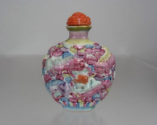 Antique Famille Rose Porcelain Snuff Bottle - Nine Buddhist Lions