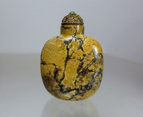 18th C. Chinese, Fossilized Tooth SNUFF BOTTLE