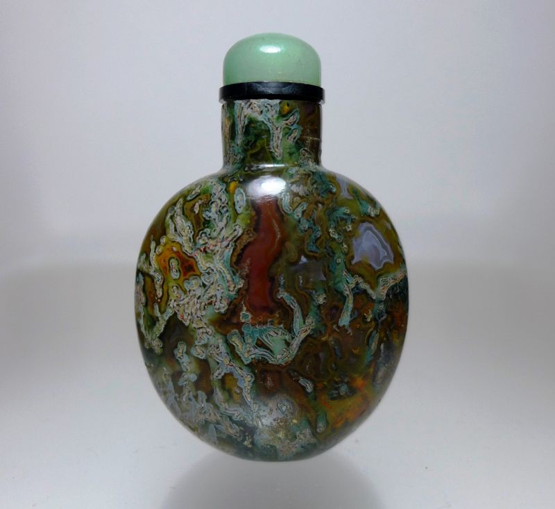 Chinese Agate Snuff Bottle - Zentner Collection