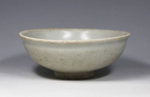 Yuan Dynasty Large Celadon Cream White Glazed Bowl