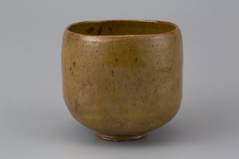 Beautiful Tsutsu Chawan by Kawai Zuiho