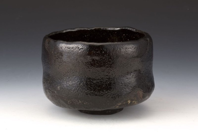 An Earthy Han-tsutsu Chawan by Asao Sosen