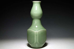 Emerald Porcelain Vase by Kato Keizan