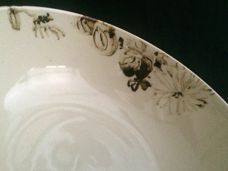 Porcelain Bowl with Hand-Painted Chrysanthemums by Seifu Yohei IV