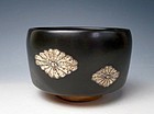 Kuro Oribe Tea Bowl with Chrysanthemum Mark
