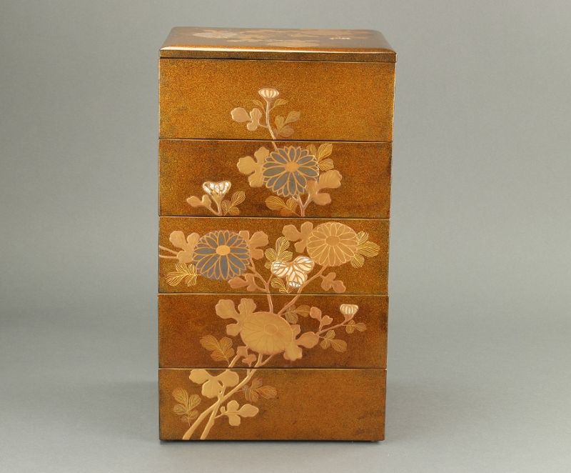 Wajima ware Chrysanthemum buy Vermillion Lacquer box wooden Jubako Japanese antiques jewelry box : Please read my profile before buying.