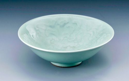 Fine Studio Porcelain Bowl with Decorative Relief by Suwa Sozan II