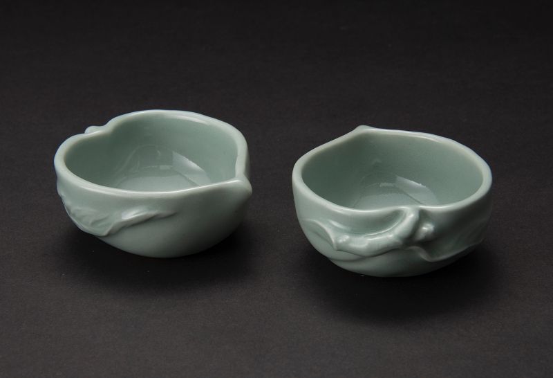 A Rare Set of Peach Sake Cups by Imperial Court Artist Suwa Sozan