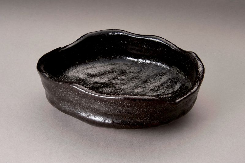 An Edo Period Seto-guro Mino Tea Bowl