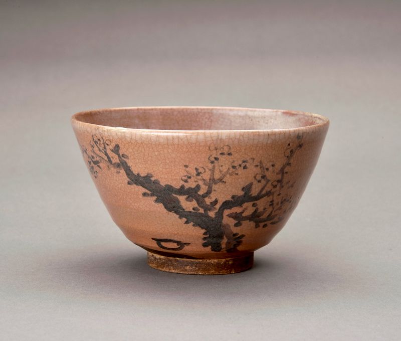 A Porcelain Kyo-ware Tea Bowl by Eiraku Zengoro  XIV (1852-1927)
