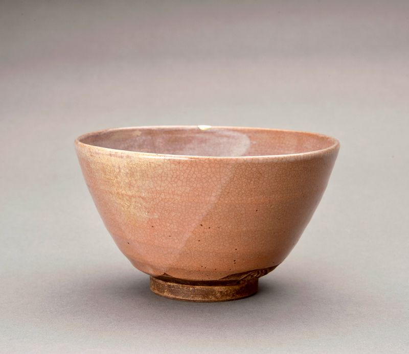 A Porcelain Kyo-ware Tea Bowl by Eiraku Zengoro  XIV (1852-1927)