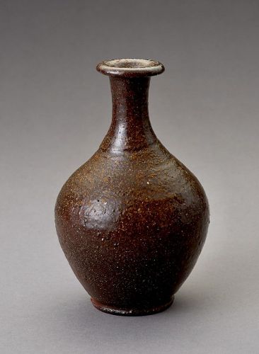 A Tokoname Sake Flask by Living National Treasure Yamada Jozan III