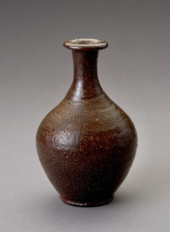 A Tokoname Sake Flask by Living National Treasure Yamada Jozan III