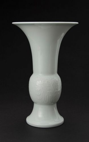A White Porcelain Vase by Miura Chikusen (1854 – 1915)