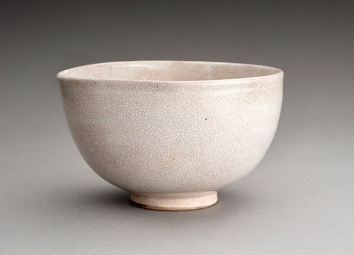 An Antique Kyo-ware Tea Bowl Attributed to Ninsei