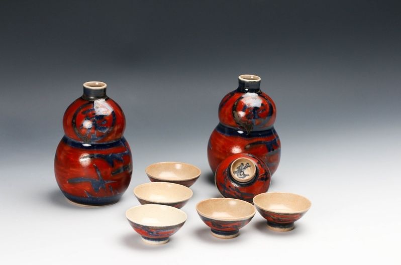 Painted Tokkuri and Cups by Living National Treasure Kondō Yuzō