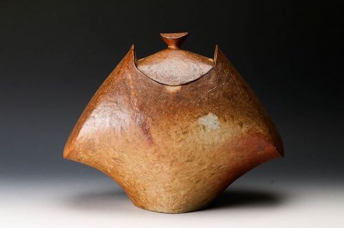 A Modern Bizen Lidded Jar by Yokoyama Naoki