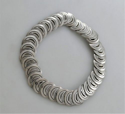 Hector Aguilar .940 Silver Modernist Necklace Crescent Links