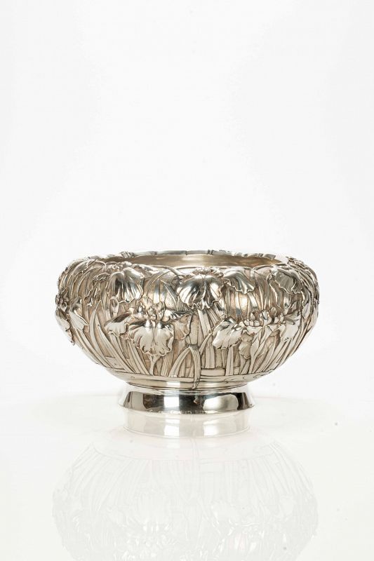A Japanese refined silver Junjin bowl