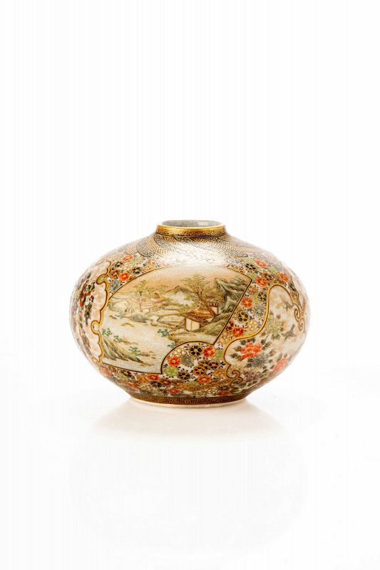 A Japanese Satsuma ceramic vase