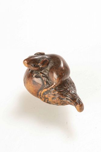 A japanese boxwood netsuke depicting a small mouse (item #1493473)