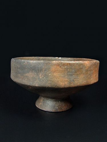 Etruscan Impasto Ware Chalice, 600-550 BC