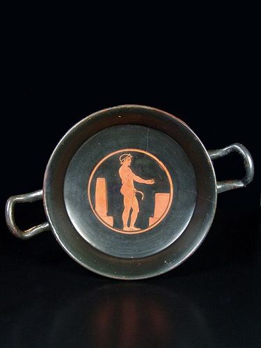 Attic Red-Figure Kylix of the Borden Wood Painter, 460-450 BC