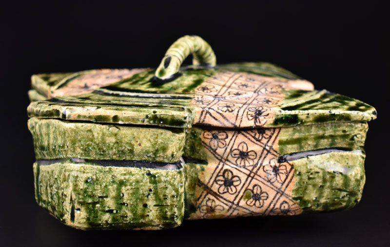 Narumi Oribe Ceramic Lidded Box by Suzuki Goro