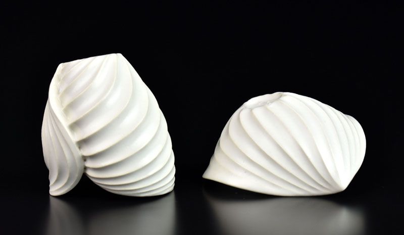 Folded Leaf Shaped Sake Set by Inaba Chikako