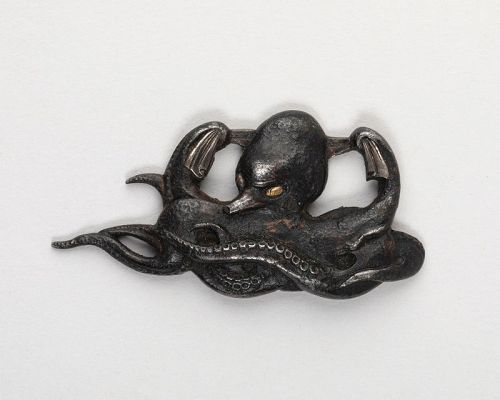 Menuki in octopus shape, Japan Edo 19th siècle